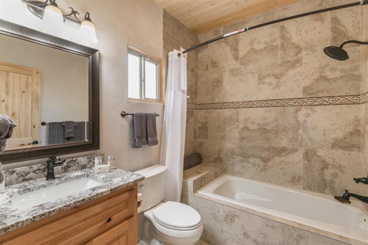 Bella - Clean And Comfortable, Walk To The Plaza Holiday home Santa Fe